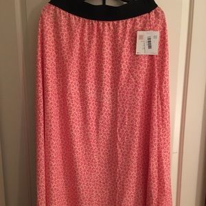 Medium LulaRoe Lucy Skirt NWT
